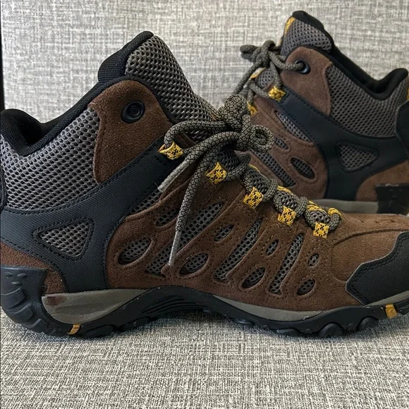 Merrell Men's Brown Hiking Boots with Yellow Accents - Picture 12 of 16